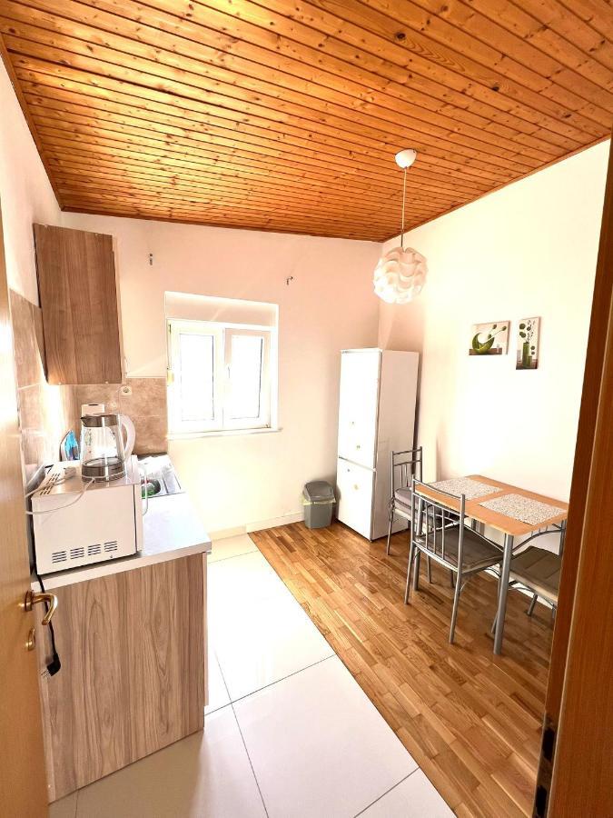 Apartments Toni Подстрана Екстер'єр фото