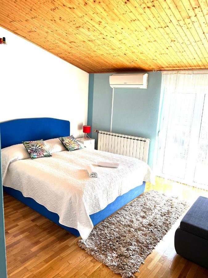 Apartments Toni Подстрана Екстер'єр фото