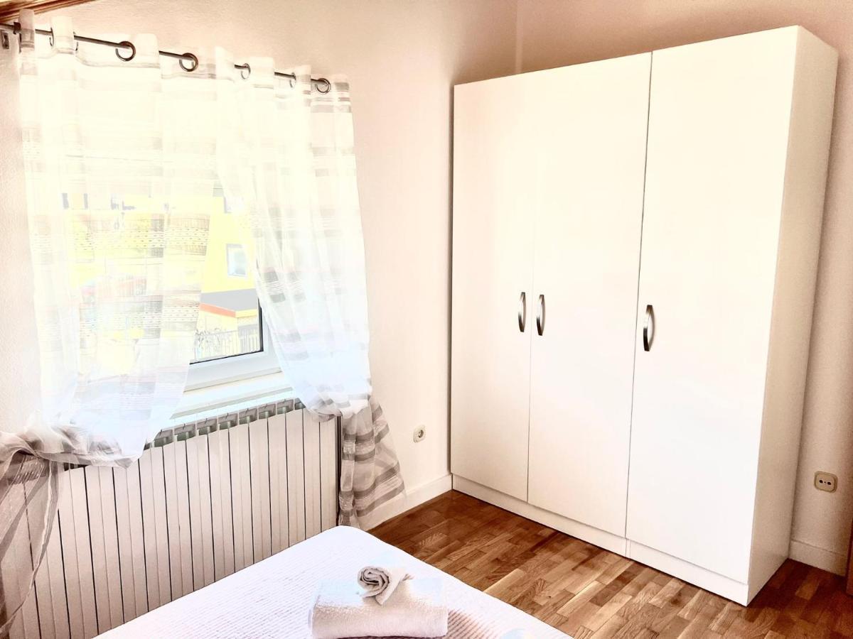 Apartments Toni Подстрана Екстер'єр фото