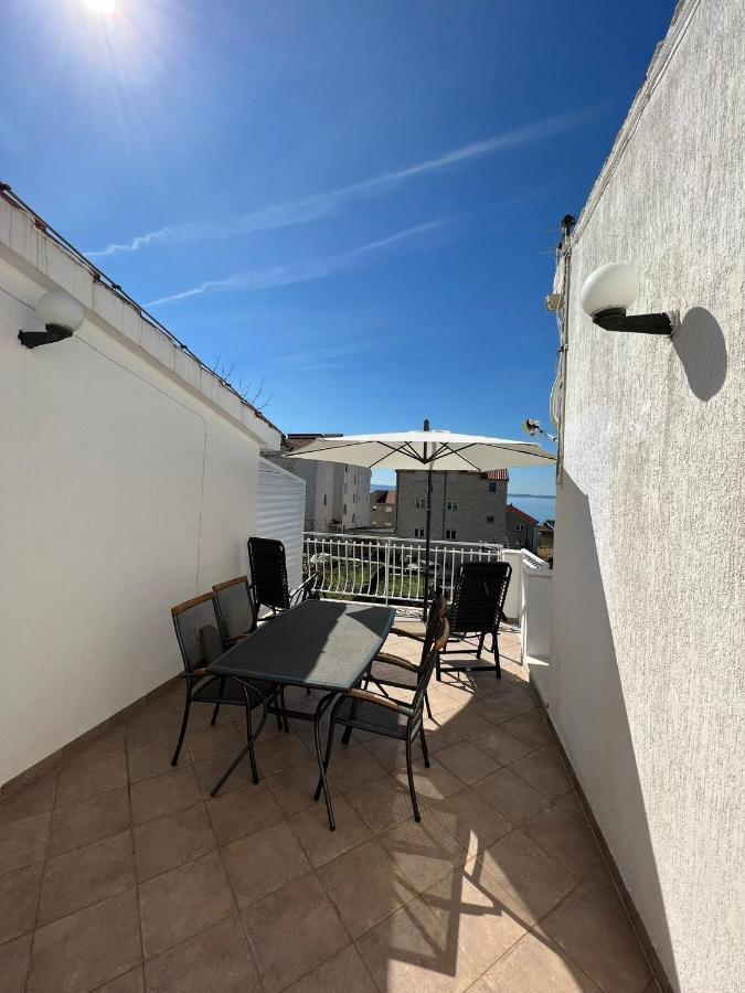 Apartments Toni Подстрана Екстер'єр фото