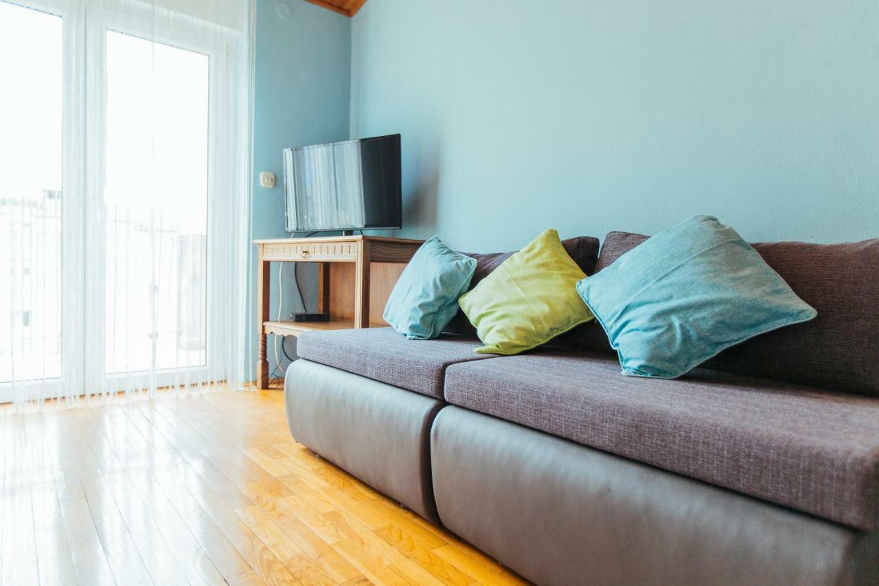 Apartments Toni Подстрана Екстер'єр фото