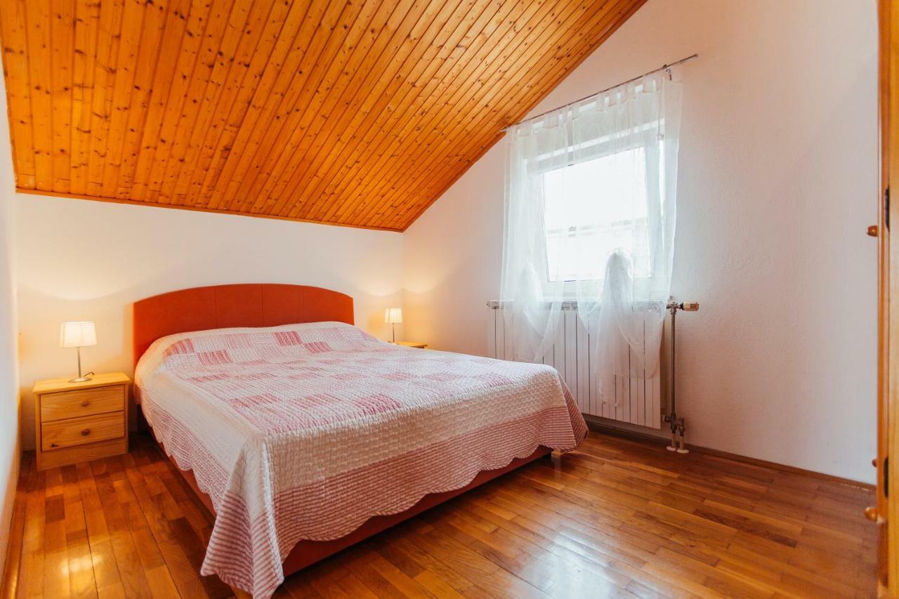 Apartments Toni Подстрана Екстер'єр фото