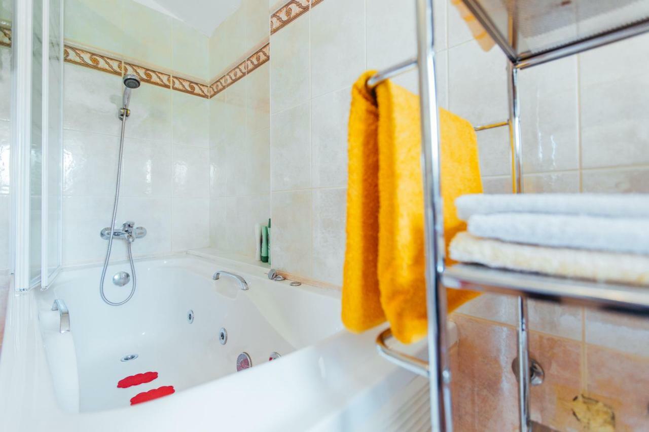 Apartments Toni Подстрана Екстер'єр фото