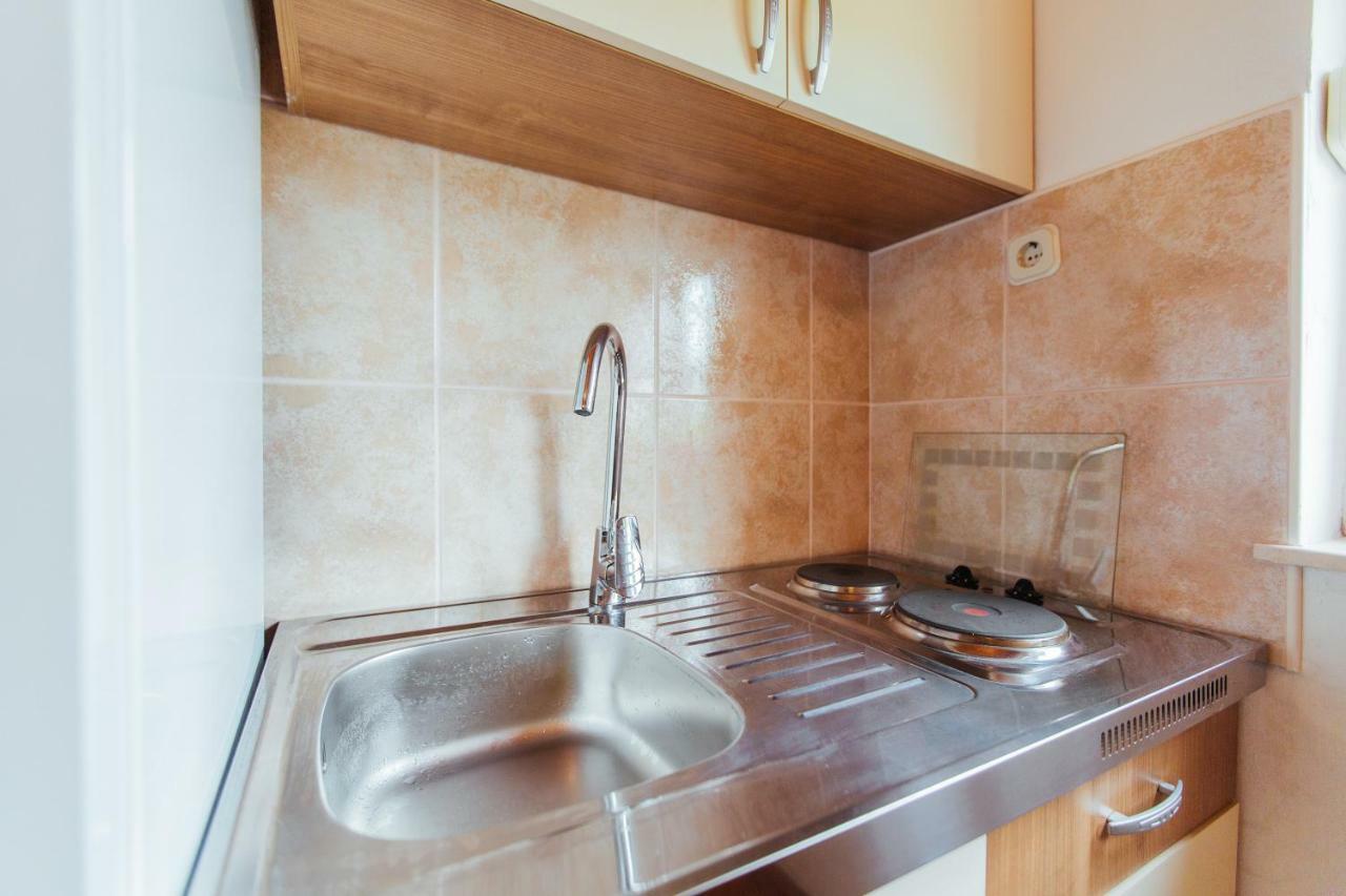 Apartments Toni Подстрана Екстер'єр фото